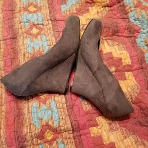 Gray Cato Wedges